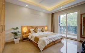 The Lodgers Luxury 1 Bhk Serviced Apartment In Gurugram Near Millennium City Centre Metro